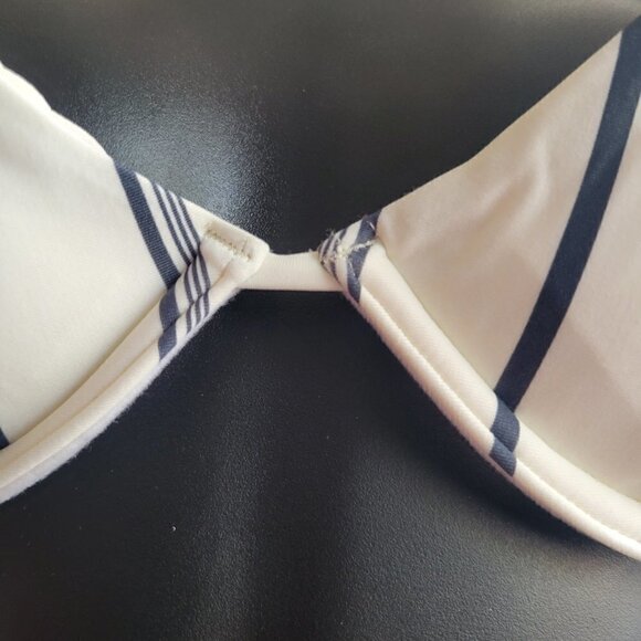 O'Neill Juniors' Classic Stripe Seville Bikini Top - Picture 2 of 6